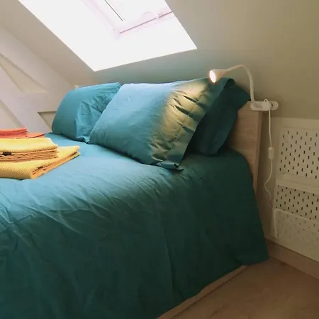 Le Bateau Bleu Avec Vue Sur