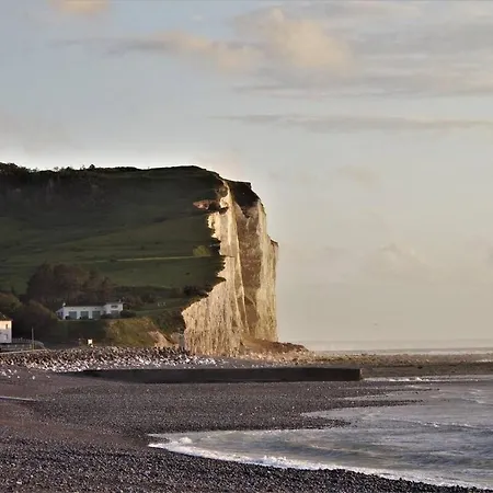 Le Bateau Bleu Avec Vue Sur *